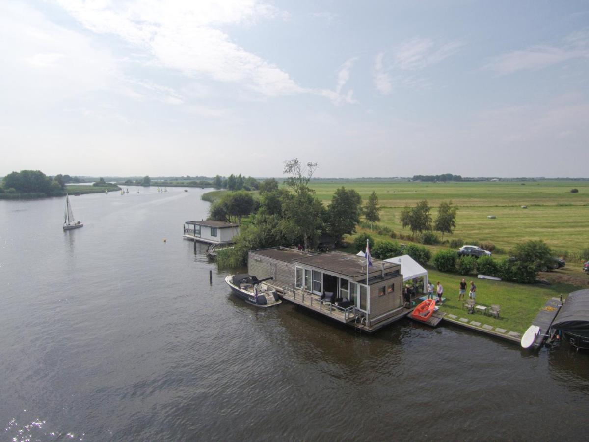 Luxe woonboot unieke locatie Friesland Âlde Feanen Villa De Veenhoop Buitenkant foto